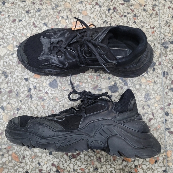 Black Chunky Dad Sneakers with Textured Sole - Picture 1 of 8